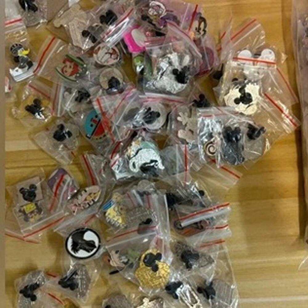 Disney Trading Pin Set – 25 Unique Pins, No Duplicates! - Picture 2 of 3